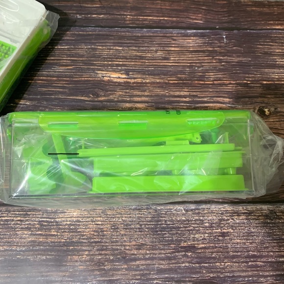 Multipurpose Vegetable and Fruit Chopper Cutter Grater Slicer - Picture 5 of 14